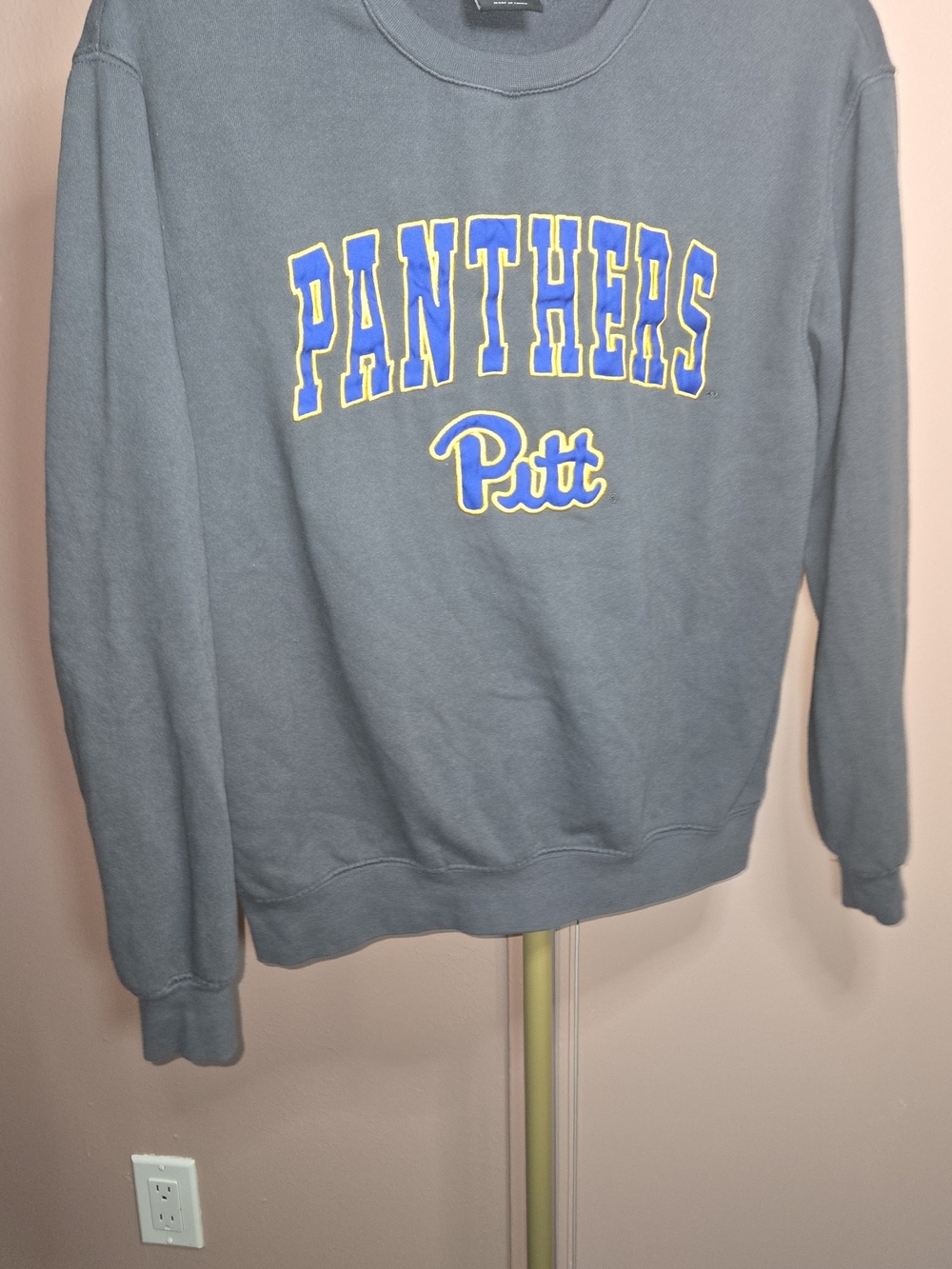 Colosseum Gray Panthers Pitt Crewneck Sweatshirt